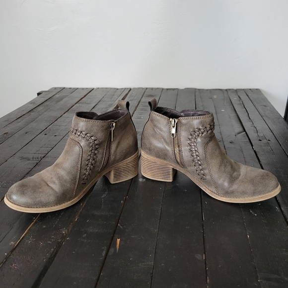 Billabong Take a Walk Booties Women's 7 Greige Grey Beige Taupe Braided Buckle - Picture 6 of 9